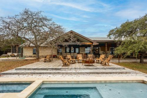 Pool, Porch & Stunning Views: Spacious Texas Home!, Glen Rose