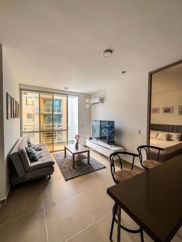 Pool, Wi-Fi, Air Conditioning, Balcony, Smart TV, Parking