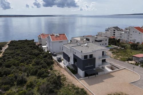 Apartments by the sea Mandre, Pag - 25824 - Location saisonnière - Pag