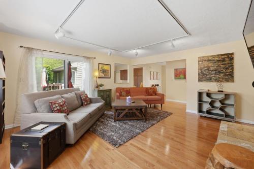 Spacious Pepper Pike Home - Near CLE Clinc & CWRU in Beachwood (Ohio)
