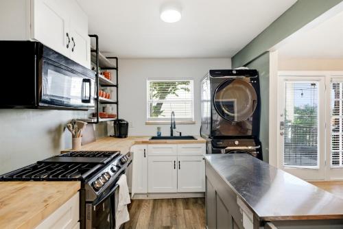 Stylish Museum Apt 3 Comfort & Culture Combined Duplex - image 9