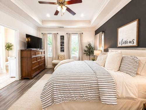 Dreamy House sleeps 8 near Mercedez Benz Stadium in Mechanicsville