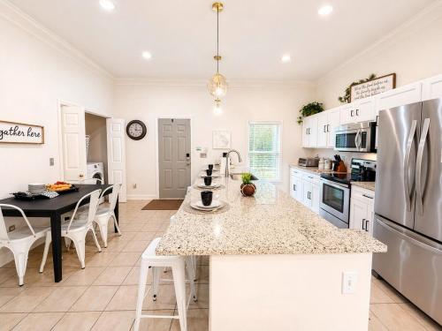 Dreamy House sleeps 8 near Mercedez Benz Stadium in Mechanicsville