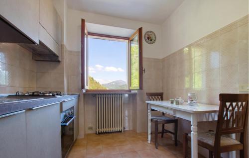 virtuve, 2 Bedroom Stunning Home In San Colombano Certenol in Coreglia Ligure