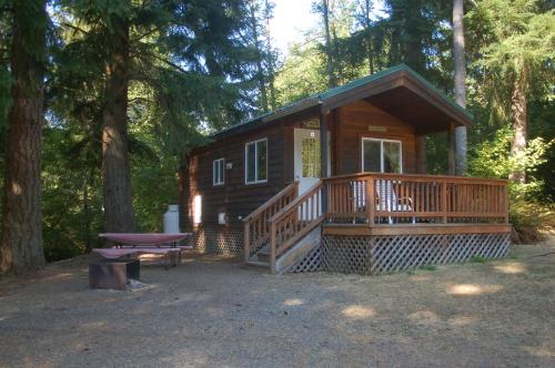 . Chehalis Camping Resort Studio Cabin 4