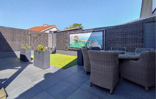 Vista exterior, Amazing Home In Stavenisse With Swimming Pool in Tholen
