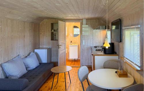 Gorgeous Home In Nexø With Wifi in 斯諾厄拜克