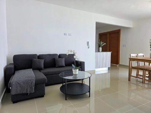 Apartamento con Piscina, Inversor y Seguridad