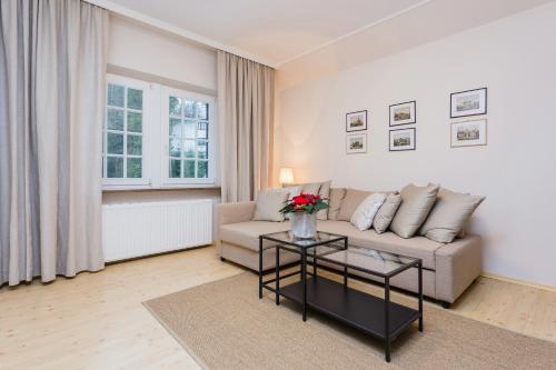 Apartment with Mountain View image 9