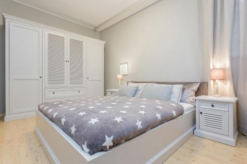 Apartment with Mountain View image 4