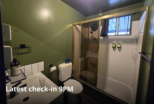 2 bedrooms, 4 beds