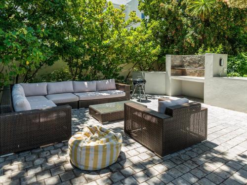 Oak Manor Boutique Guest House - image 5