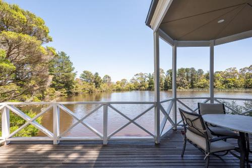 Chalet Trois at Woodman Estate in Moorooduc