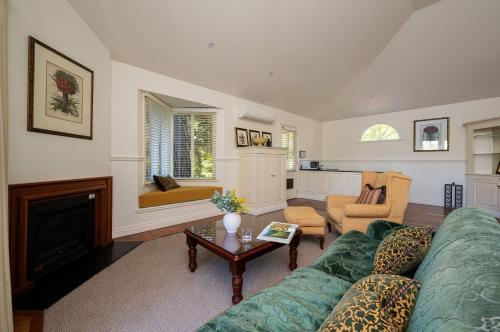 Chalet Trois at Woodman Estate in Moorooduc