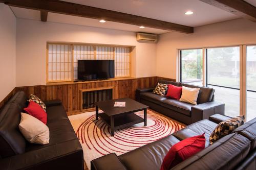 Sheltered Inn Hakuba Bed and Breakfast