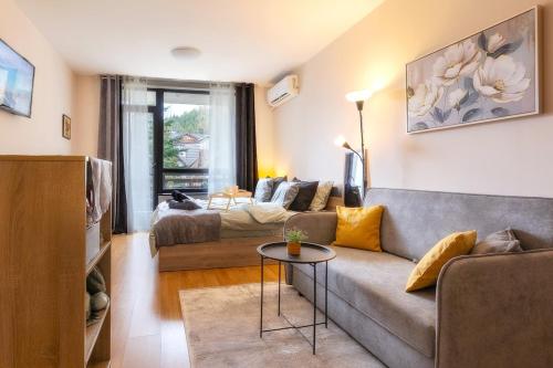 Aspen Nest with Pool and Spa near Bansko and Razlog – khách sạn tại Razlog
