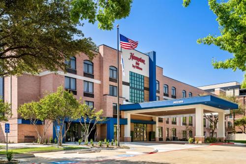 Exterior view, Hampton Inn by Hilton Addison Dallas in Addison Airport