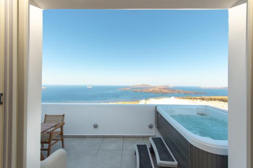Agia Marina Caldera suites in ميجالوشوري