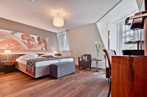 room detail thumbnail 1