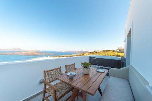 Agia Marina Caldera suites in ميجالوشوري