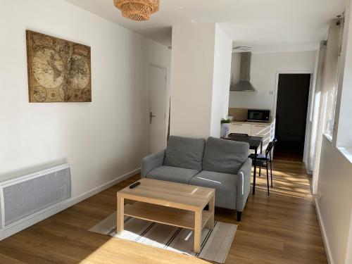 Nice bright 1 bedroom apartment with balcony - N3