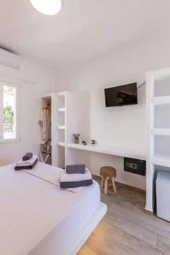 Alexandra Suites & Rooms - MYKONOS PORT – Tourlos, UT