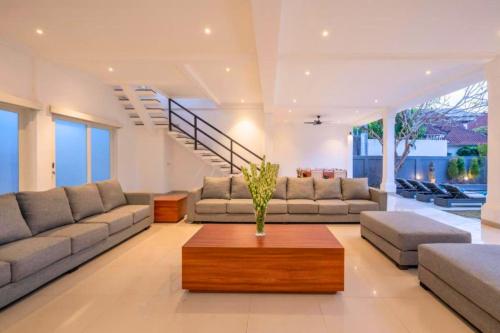 Sasikirana Spacious 10 BR Private Pool Villa - image 5