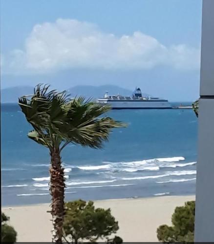Sea View Marina Apartment Vlore in Влёра