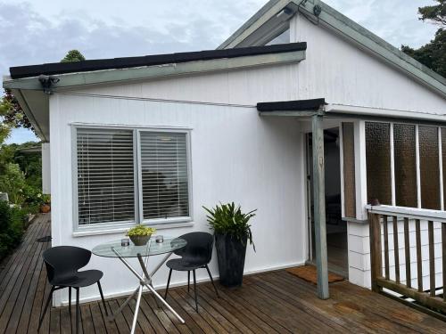 Rest and relax at HeavenLeigh in Leigh