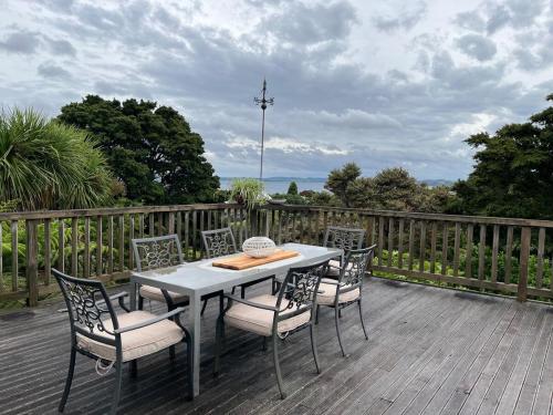 Rest and relax at HeavenLeigh in Leigh