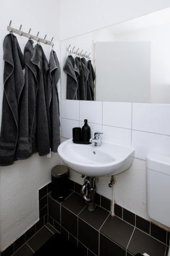 Wunderschönes Studio im P-Berg mit Pkw Stellplatz optional Buchbar, Berlin (photo 7)