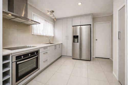 ห้องครัว, Affordable Stay Near Auckland Airport – Māngere Bridge (Affordable Stay Near Auckland Airport – Mangere Bridge) in โอ๊คแลนด์