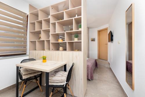 City center studio apartment in Malinska
