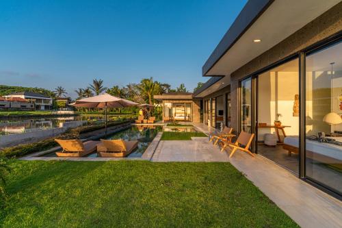 2BR Serenity Villa with Pool & Rice Fields in Ubud in Badung