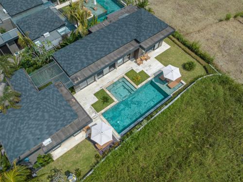 2BR Serenity Villa with Pool & Rice Fields in Ubud in Badung