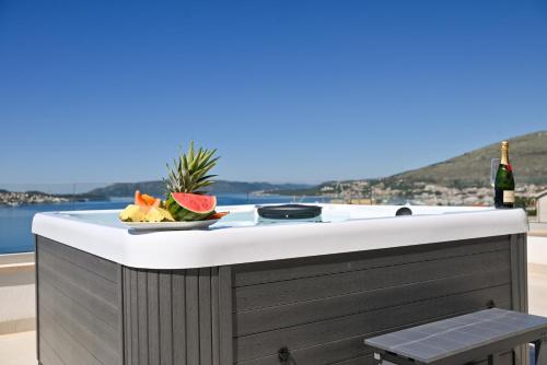Villa Oasis - Five Bedroom Villa with Private Pool