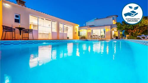 Villa Benagil Oasis - com BBQ e piscina aquecível – khách sạn tại Salicos