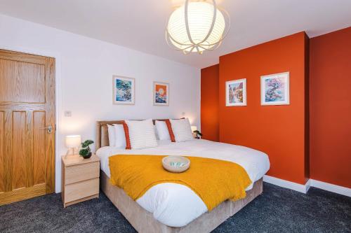 4BR Home in Chester for large groups - image 2
