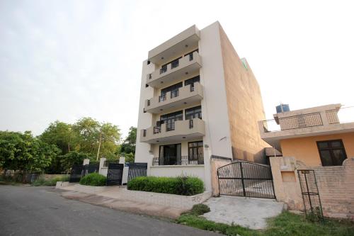 Ieeja, Hotel O Staysnap in Indirapurama