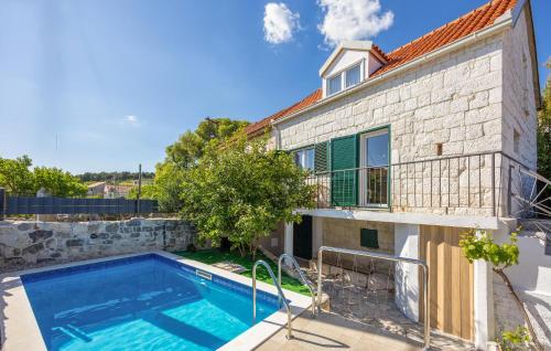 Awesome Home In Marina – khách sạn tại Gustirna