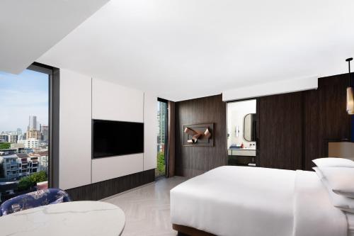 room detail thumbnail 1