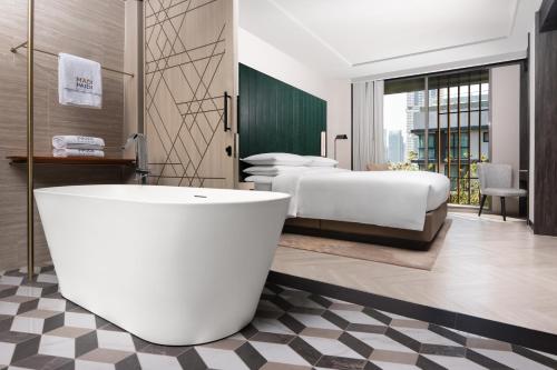 room detail thumbnail 1