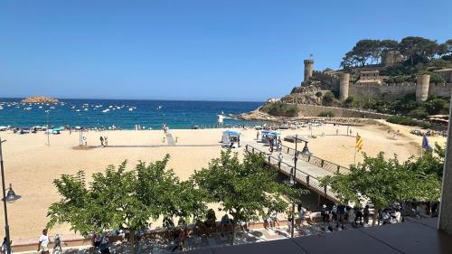 LETS HOLIDAYS Wake Up by the Sea in Victoria apartment 1