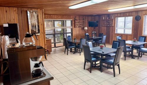 Travel Inn Watertown - image 13