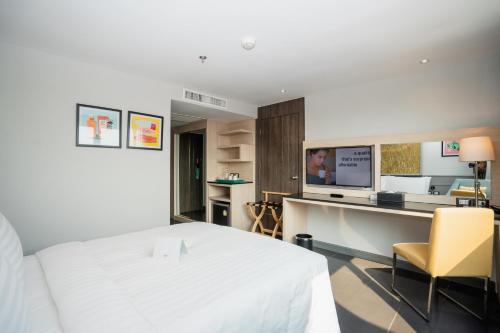 room detail thumbnail 1