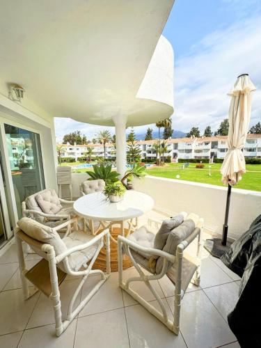 Golf & Pool Apartment for 4