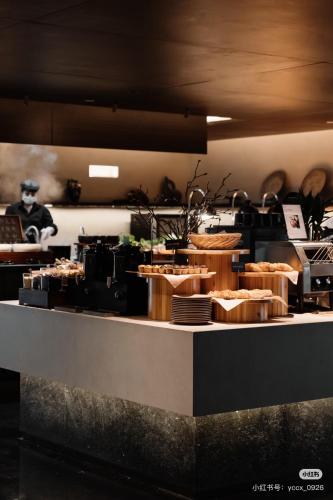 Atour S Hotel Shanghai Changning Tianshan Road in New Hongqiao Commercial Center and Changning
