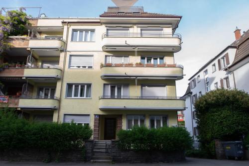 Modern City Centre Flat with Balcony in 4. Werd-Langstrasse-Hard