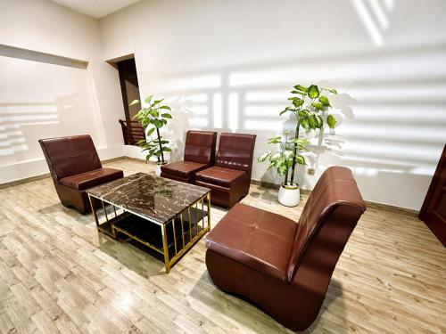 Facilities, Hotel Amada Inn in Faisal Cantonment