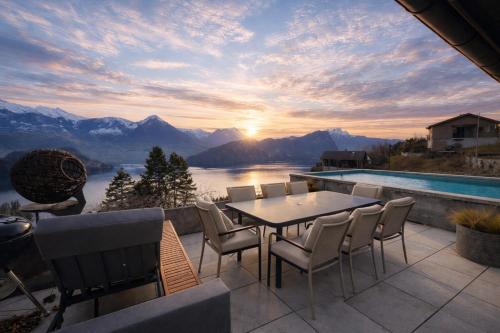 Pezsgőfürdő, A&Y Panorama Poolhouse - Hot Tub Lake Lucerne in Vitznau